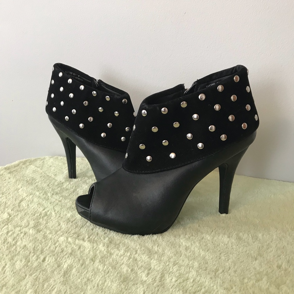 Open toed booties
